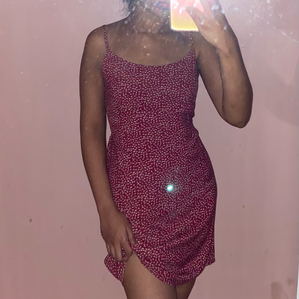 BRANDY MELVILLE COLLEEN DRESS ❣️